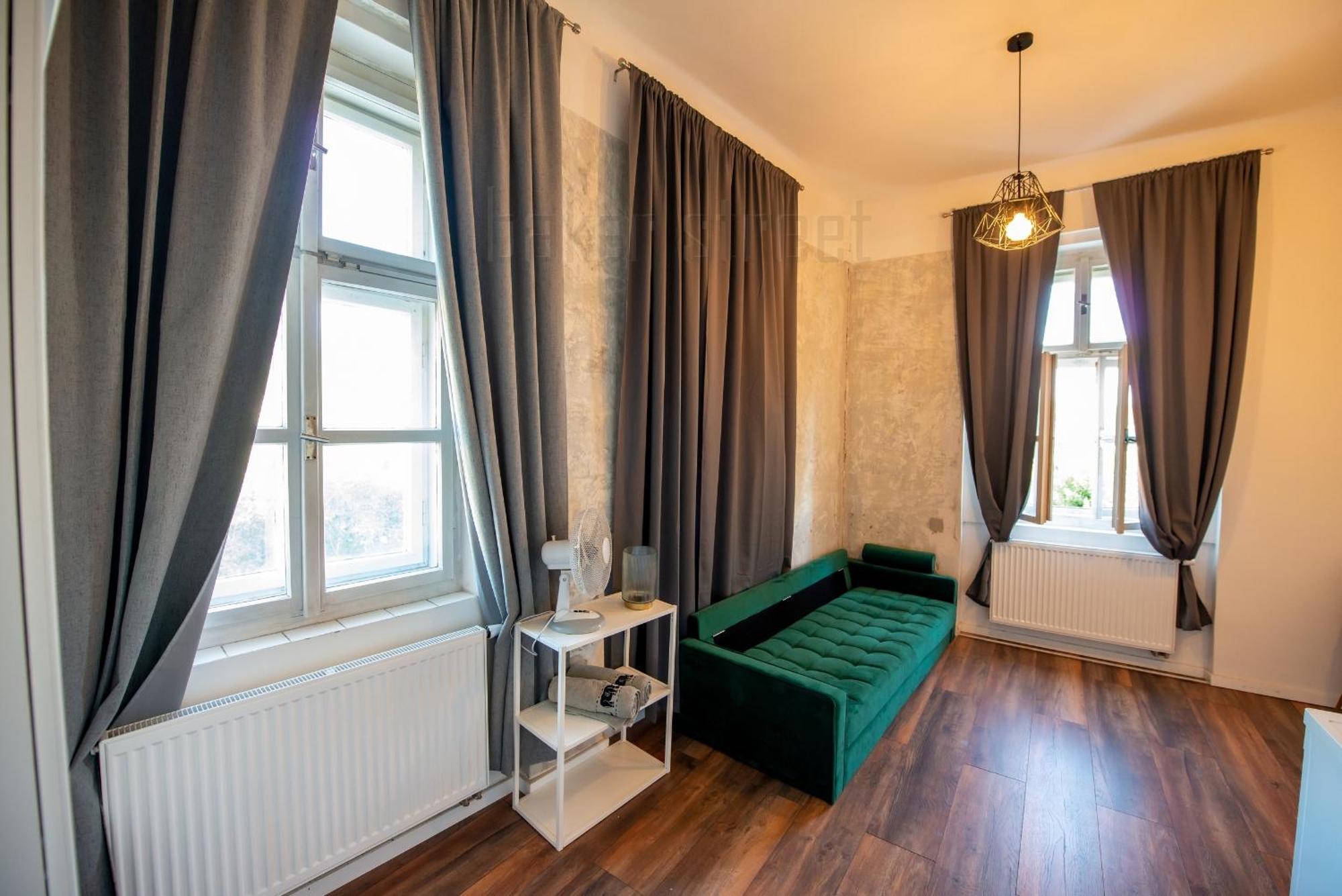 Stylish With Bunk Bed Praga